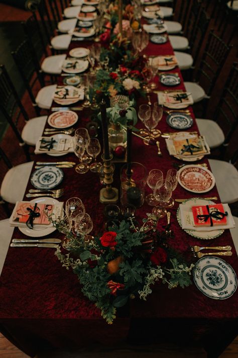 This Elegant Book Wedding is Perfect for Winter #weddings #winterwedding #books #library https://ruffledblog.com/book-themed-wedding Wedding Library Theme, Winter Vintage Wedding, Library Themed Party, Literary Wedding Theme, Folklore Wedding, Forest Library, Literature Wedding, Bookish Wedding, Book Lovers Wedding