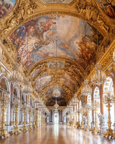 Versailles Hall Of Mirrors, Italy Vibes, Mirror Gallery, Palace Interior, Chateau Versailles, Europe Photography, Hall Of Mirrors, Baroque Art, Palace Of Versailles