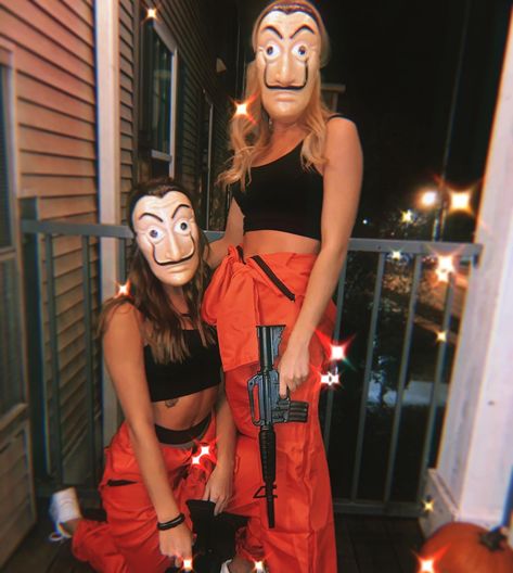 Cute Halloween Costumes Money Hiest, Halloween Costume For 1 Person, Money Heist Costume Couple, Money Heist Costume Women, Matching Best Friend Costumes, Matching Girl Halloween Costumes, Money Heist Outfit, Matching Costumes For 3, Halloween Outfits For Best Friends