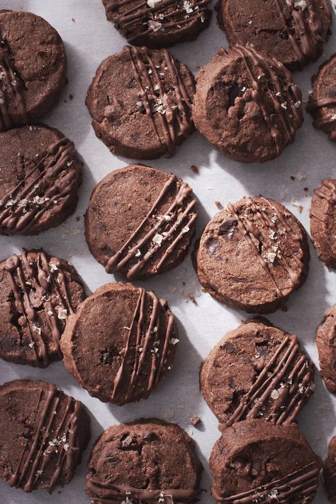 Chocolate Sable Cookies, Choco Cookies, Chocolate Sables Cookies, Christmas Cookies Chocolate, Sable Cookies Recipe, Sable Cookie, C Is For Cookie Monster, Sables Cookies, Sea Salt Chocolate Chunk Cookies