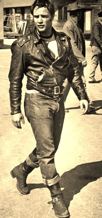 Marlon Brando THE WILD ONE Greaser Style, Rockabilly Men, Don Vito Corleone, The Wild One, Most Stylish Men, Marlon Brando, Black And White Portraits, Wild One, Leather Jacket Men