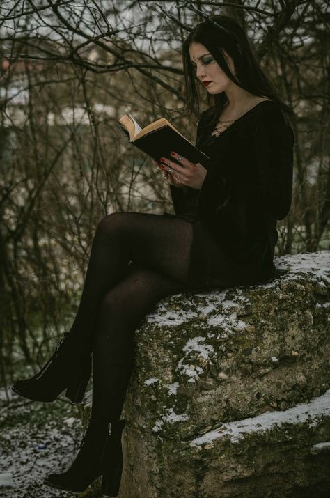 Outdoor Witch Photoshoot, Dark Academia Pictures, Witchy Shoot, Cottage Core Photoshoot, Cemeteries Photography, Witch Photos, Gothic Photography, Unique Senior Pictures, Forest Witch