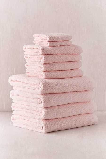 Hotel Bath Towels, Pink Bath Towels, Green Bath Towels, Best Bath Towels, Cooling Towels, Nautical Bathrooms, Color Aesthetic, Face Products, Pink Bathroom