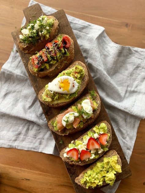 Avocado Poached Egg, Brunch Board, Breakfast Favorites, Garlic Aioli, Birthday Brunch, Avocado Tomato, Christmas Brunch, Bakery Bread, Ripe Avocado