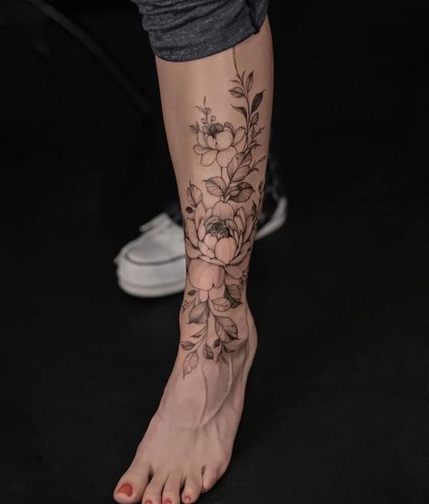 10+ Floral Tattoo Designs to Give You Warmth Floral Foot Tattoo, Calf Tattoos For Women, Tattoo Leggings, Amazing 3d Tattoos, Lower Leg Tattoos, Tattoos To Cover Scars, Ankle Tattoos For Women, Foot Tattoos For Women, Vine Tattoos