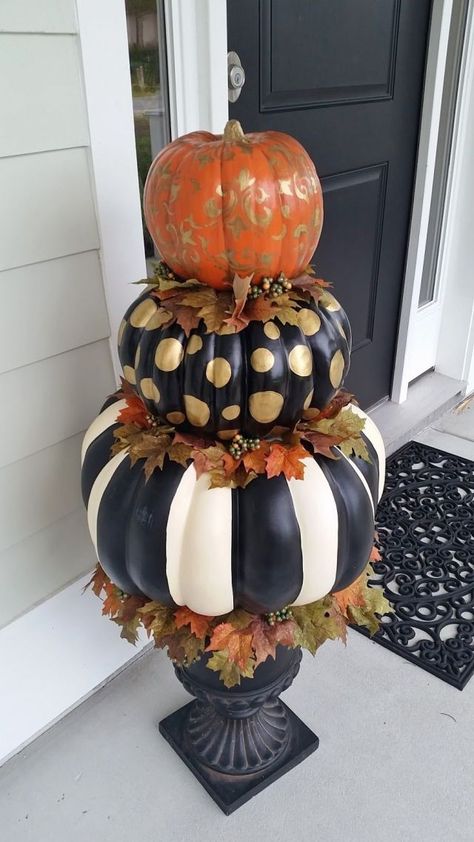 A little paint and a few fake leaves go a long when in upgrading your front entrance. Just use a hot glue gun to keep the pumpkins together, and stack them on a planter you already own. Bonus points for color coordination! Rich Nails, Nails Popular, Transparent Nails, Christmas Front Porch, Christmas Wreaths For Front Door, Glamorous Nails, Front Porch Christmas Decor, Jelly Nails, Best Pumpkin