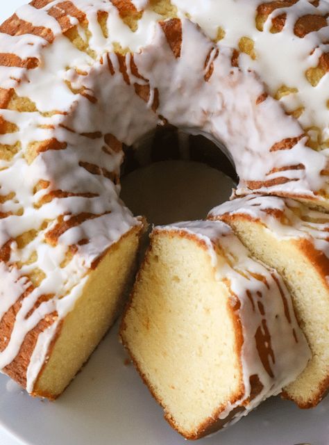 Lemon Ricotta Bundt Cake, Ricotta Bundt Cake, Lemon Sour Cream Pound Cake, Orange Pound Cake Recipe, Italian Lemon Cake, Italian Lemon Pound Cake, Orange Pound Cake, Sour Cream Pound Cake, Cream Cheese Pound Cake