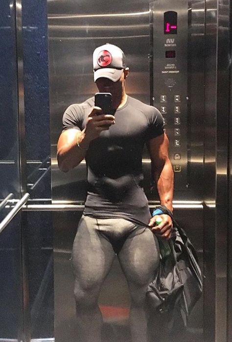 Men In Spandex Gear Gym Workout Ideas, Fits For Men, Mens Workout Pants, Mens Compression Pants, Men Sport Pants, Lycra Men, Muscle Boy, Sportswear Leggings, Mens Leggings