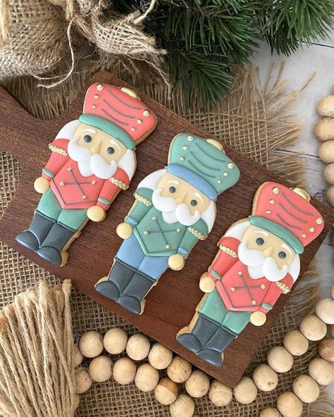 Andre Cookies on Instagram: "After lots of details the Nutcrackers are here! #cookies #cookieoftheday #decoratedcookies #nutcrackercookies #nutcracker #christmas #christmascookies #winterwonderland #instagood #instacookies #galletas #galletasdecoradas #galletaspersonalizadas #navidad #cascanueces" Nutcracker Christmas Cookies, Nutcracker Cookies Royal Icing, Nutcracker Decorated Cookies, Nutcracker Cookies Decorated, Nutcracker Sugar Cookies, Nutcracker Cookies, Iced Christmas Cookies, Cute Christmas Cookies, Holiday Cookies Christmas