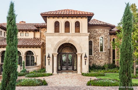 Front Entrance | Photography by Hernandez Imaging for Jaureg… | Flickr Spanish Villa Home Exterior, Spanish Villa Home, Villa Style Home, Mansion Homes, Mediterranean Homes Exterior, Mediterranean Exterior, Million Dollar House, Villa Style, Mediterranean Villa