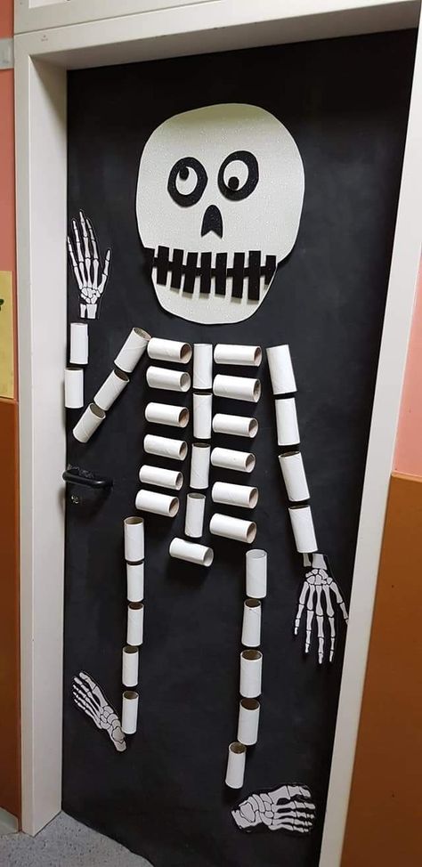 Halloween Door Skeleton, Skeleton Classroom Door, Door Decoration Halloween Classroom, Skeleton Door Decoration For School, Halloween School Door Decorating Ideas, Halloween Doors For School, Skeleton Door Decoration, Door Decoration Halloween, Puerta Halloween