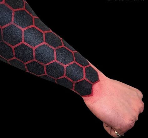 Arm Cover Up Tattoos, Tatuaje Trash Polka, Herren Hand Tattoos, Hexagon Tattoo, Honeycomb Tattoo, Trash Polka Tattoo Designs, Geometric Sleeve Tattoo, Black Tattoo Cover Up, Band Tattoos