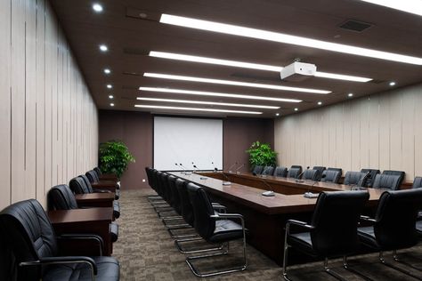 ￼￼TJAD New Office Building / TJAD Meeting Room Design Office, Conference Room Design, Meeting Room Design, Office Interior Design Modern, Modern Office Interiors, Office Meeting Room, Conference Hall, Ceiling Design Bedroom, Hospital Interior Design