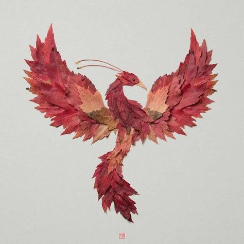 Artist Cleverly Arranges Flowers and Leaves into the Shapes of Animals Raku Inoue, Leaf Art Diy, Dry Leaf Art, Collage Nature, Leaf Print Art, Flower Petal Art, Leave Art, Leaf Projects, Leaf Animals