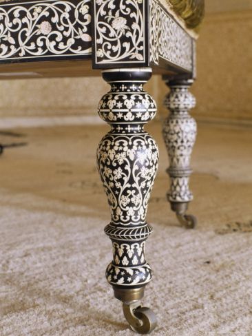 Indian Bazaar, Colour Furniture, Throne Chairs, Wood Furniture Legs, Luxury Furniture Design, Moroccan Homes, Inlay Furniture, Throne Chair, India Asia