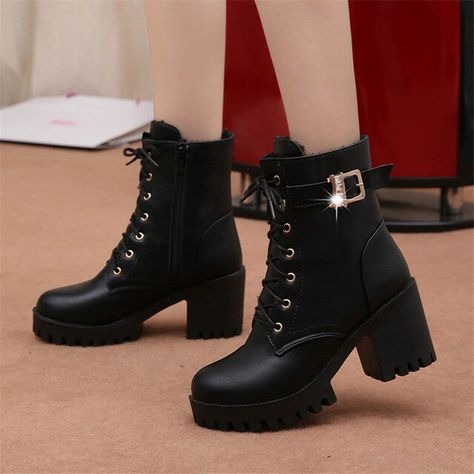 Converse Outfits, Womens Black Booties, Warm Shoes, Leather Lace Up Boots, Red Boots, Combat Boot, Platform Ankle Boots, Martin Boots, Desert Boots