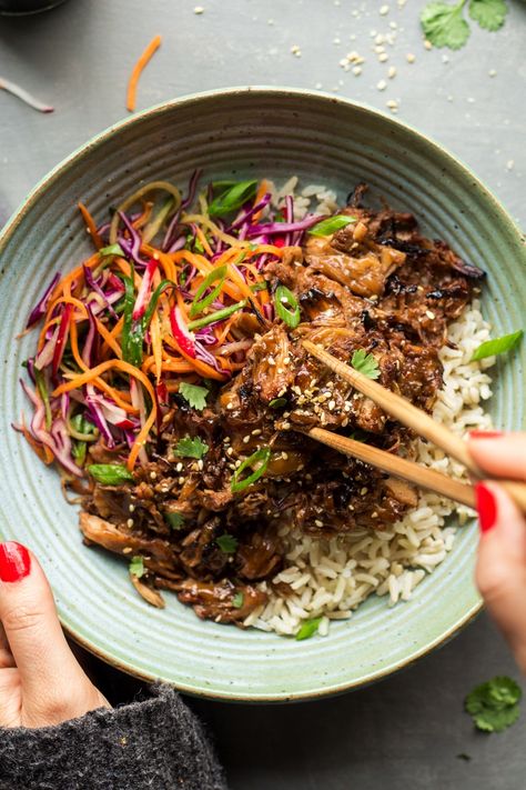 Pulled jackfruit bowls - Lazy Cat Kitchen Jackfruit Bowl, Jackfruit Pulled Pork, Pulled Jackfruit, Lazy Cat Kitchen, Jackfruit Recipes, Meatless Meals, Tampa Florida, Vegan Dishes, Vegan Dinners