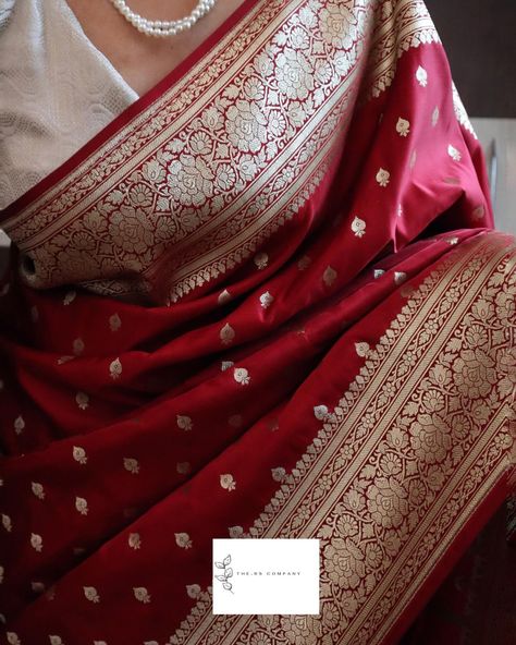 ~ZUBAIDA~ {Pre Order 4/8 Weeks •Dm For Enquiries} Embracing timeless elegance with this classic handloom katan silk saree, featuring intricate Banarasi zari motifs and a beautifully stitched blouse. Perfect blend of tradition and comfort…🕊️ - - - - - - - - - - #saree #sareeblouse #modestclothing #fashion #ootd #foryou #sareeuk #katansaree #pure #handwork #banarasisaree #zardozi #uk #bridalsarees #nikah #bengalibride #asianbride #bengali #bengaliwedding #stylish #clothes #asianfits #ootd #... Banarasi Saree Bengali, Red Benarasi Saree Bride, Bengali Saree Aesthetic, Bengali Saree Traditional, Bengali Wedding Saree, Maroon Banarasi Saree, Banarasi Saree Look For Wedding, Banarasi Silk Saree Bridal, Saree With Hijab