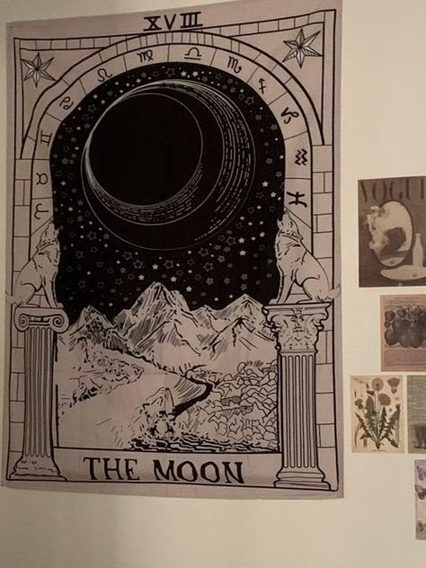 Tarot's Reflections of Inner Wisdom | #tarot #tarotreadersofinstagram #tarotreader #tarotreading Cute Tapestries Aesthetic, Tarot Room Decor, Moon Room Aesthetic, Moon Aesthetic Room, Bedroom Tapestry Ideas, Aesthetic Tapestry Bedroom, Room Tapestry Ideas, Aesthetic Tapestries, Moon Room Decor