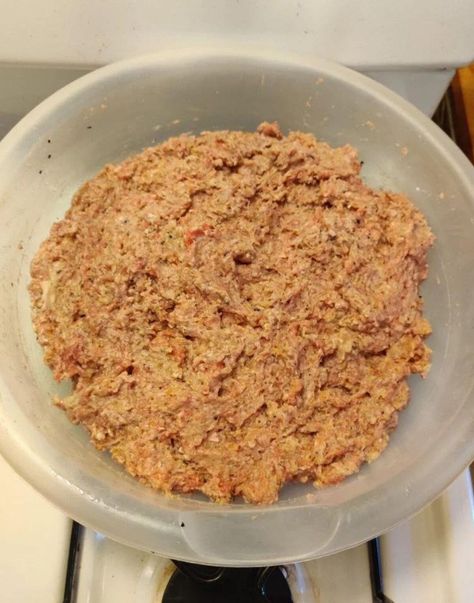 Homemade Cat Food - 3 DIY Recipes That Are Healthy for Cats! - Floppycats™ Homemade Dog And Cat Food, Cat Food Recipe Homemade, Cat Food Recipes, Making Cat Food, Make Your Own Cat Food, Diy Kitten Food, Homemade Wet Cat Food Recipes, Homemade Cat Food Recipes Easy, Diy Cat Food Recipe Homemade