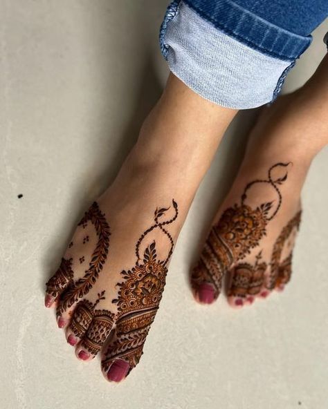 Mehndi Designs |Newest And Easy | |Mehndi Designs for Eid | Arabic | Tikki | Mehndi Designs Traditional, Fingers Mehndi Designs, Finger Mehndi Style, Feet Mehndi Design, Fingers Mehndi, Khafif Mehndi, Feet Mehndi, Beginner Henna, Khafif Mehndi Design