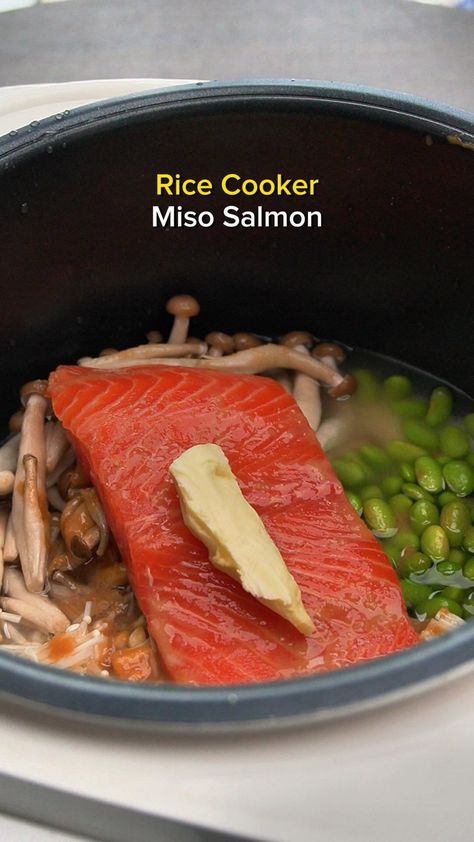 Marinate Salmon, Home Cooked Dinner, Miso Salmon Recipe, Miso Salmon, Rice Cooker Recipes, Marinated Salmon, Salmon And Rice, Salmon Dinner, Easy Healthy Meal Prep