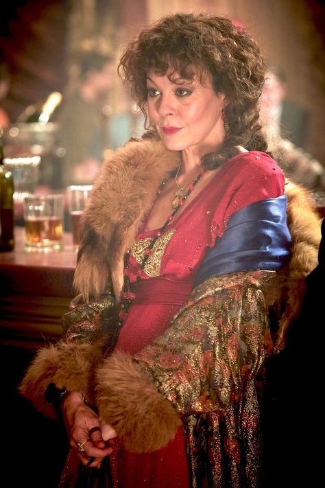 Aunt Polly Peaky Blinders, Peaky Blinders Fashion, Peaky Blinders Dress, Aunt Polly, Peaky Blinders Costume, Peaky Blinders Season, Helen Mccrory, Peaky Blinders Series, Boardwalk Empire