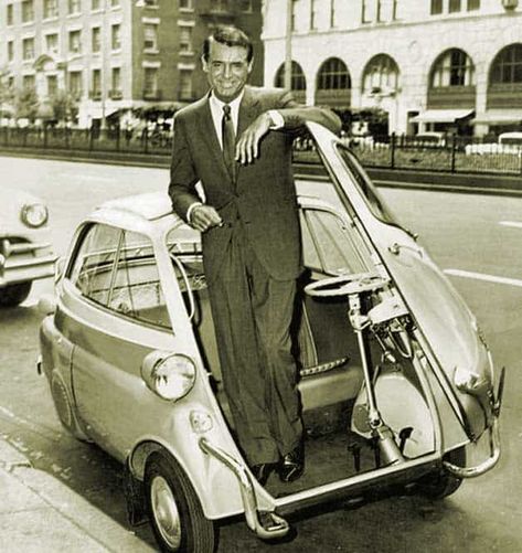 Space-saving 100 years ago | 17 genious ideas (+ some that failed) – GoDownsize.com Bmw Museum, Bmw Isetta, Advertising Pictures, Bmw Classic Cars, Microcar, Hollywood Photo, Lamborghini Miura, Fiat 600, Bmw Classic