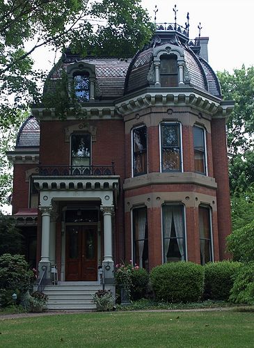 Turn of the 20th Century Mansion, Quincy Illinois Victorian Architecture, Victorian Houses, Residence Architecture, Fantasy Dream, Old Victorian Homes, Casa Vintage, Style At Home, Brick House, Beautiful Architecture