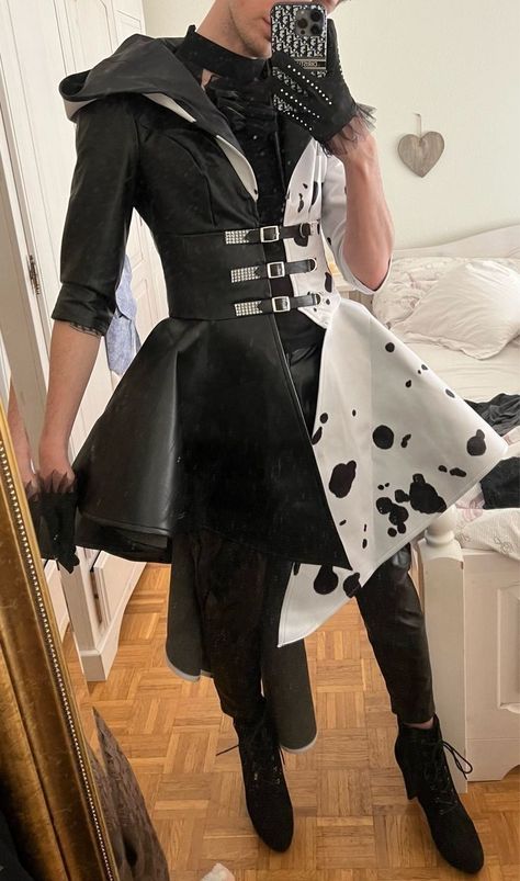 Cruella Deville Inspired Outfit, Theatre Aesthetic Outfit, Gay Couple Halloween Costumes, Villain Halloween Costumes, Gay Halloween Costumes, Gay Costume, Black Dress Outfit, Concept Clothing, Halloween Costume Outfits