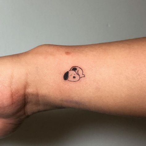 Mini Snoopy Tattoo, Small Snoopy Tattoos For Women, Snoopy Dog Tattoo, Matching Snoopy Tattoos, Baby Snoopy Tattoo, Small Snoopy Tattoo, Small Korean Tattoos, Cute Aesthetic Tattoos, Snoopy And Woodstock Tattoo