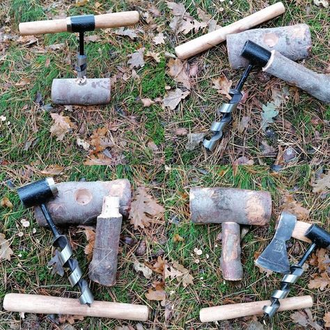 Bushcraft Supplies, Bushcraft Ideas Diy, Diy Bushcraft Gear, Homemade Survival Gear, Bushcraft Tools, Bushcraft Projects, Primitive Survival Tools, Bushcraft Tools Garage, Bush Craft Tools