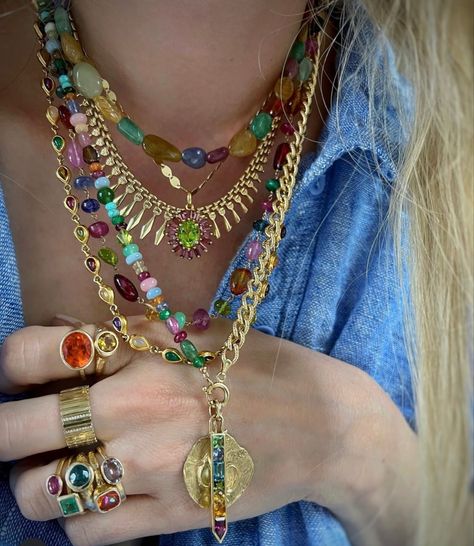 Chunky Colorful Jewelry, Colorful Gold Jewelry, Maxamilist Jewelry, Chunky Jewelry Outfit, Chunky Necklace Outfit, Maximalist Jewelry, Nose Ring Jewelry, Faberge Jewelry, Dope Jewelry Accessories