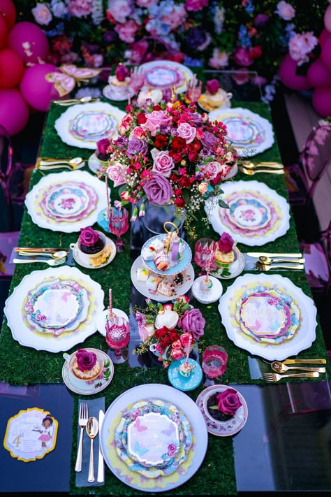 Vintage Garden Tea Party, Tea Party Venue Ideas, Rainbow Garden Party, Tea Party In The Park, Adult Tea Party Birthday, Bridgestone Party, Tea Party Decorations Table, Eclectic Tea Party, Rainbow Tea Party