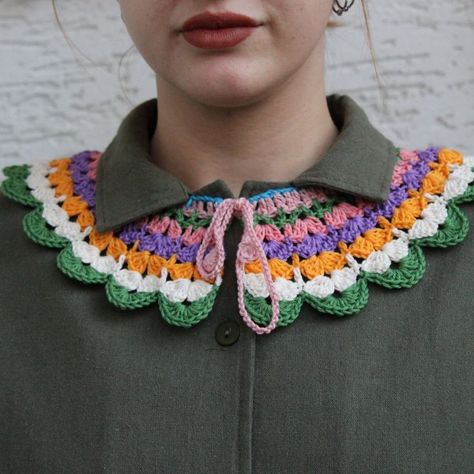 Granny Square Collar, Crochet Peter Pan Collar, Retro Granny Square, Crocheted Collar, Col Crochet, Crochet Collar Pattern, Retro Crochet, Beau Crochet, Woman Accessories