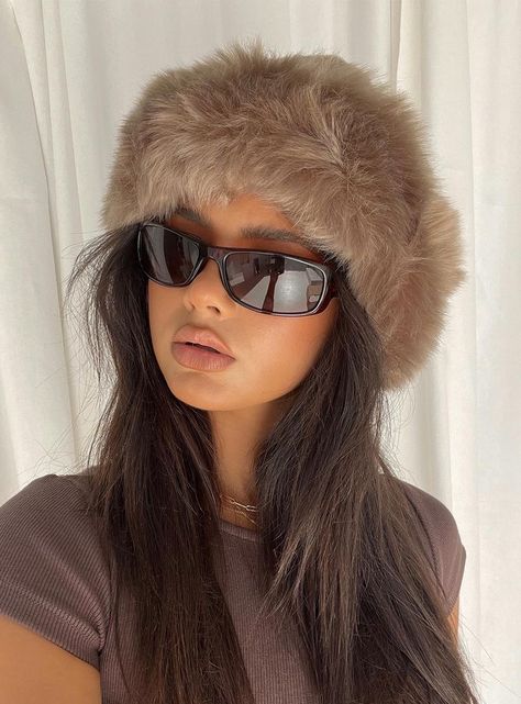 Faux Fur Hats, Fuzzy Bucket Hat Outfit Winter, Fur Hats Outfit, Hat And Glasses Outfit, Faux Fur Headband Outfit, Bonette Hat Outfit, Fuzzy Headband Outfit, Faux Fur Hat Outfit, Cabbie Hat Outfit