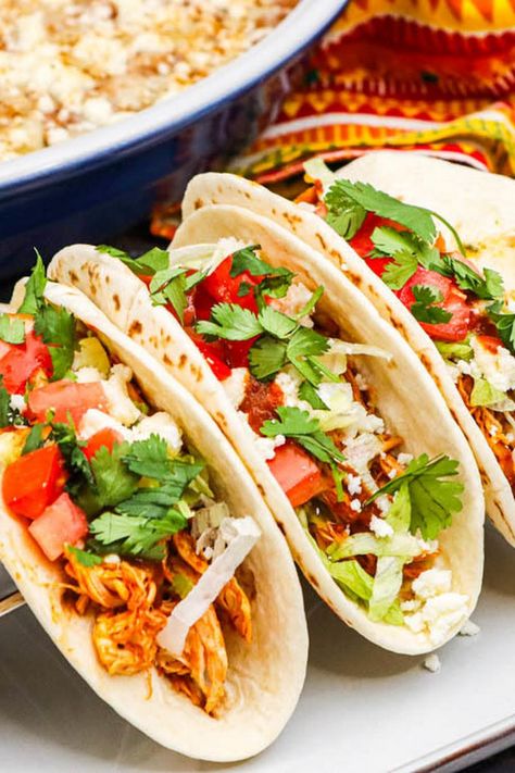 Amazing Date Night Chicken Tacos Shredded Chicken Recipes Crockpot, Gimmesomeoven Recipes, Ways To Cook Chicken Breast, Crockpot Tacos, Glutenfree Appetizer, Mexican Chicken Tacos, Appetizer Vegan, Dinner Tacos, Crockpot Mexican