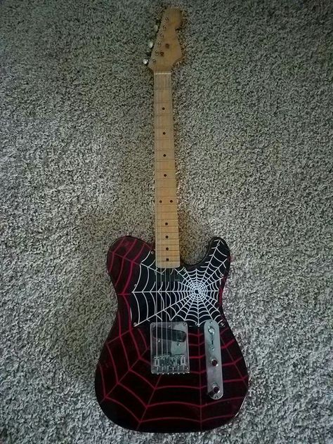 Arachnobastard Spider Man Guitar, Spiderman Electric Guitar, Spiderman Guitar, Guitar Aesthetic, Dream Items, Guitar Obsession, Spiderman Spider, Custom Guitar, Guitar Design