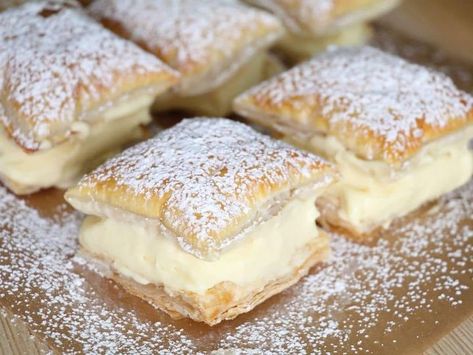 Grandma's cooking recipes Vanilla Custard Bars, Custard Bars, Vanilla Slice Recipe, Puff Pastry Recipes Dessert, Pastries Recipes Dessert, Polish Desserts, Cream Puff Recipe, Puff Pastry Desserts, Custard Desserts