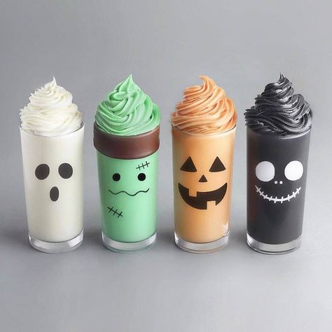 Halloween smoothies Kawaii Dessert, Rainbow Food, Cute Baking, Halloween Desserts, Nice Cream, Kawaii Food, Cute Desserts, Dessert Drinks, Frappe