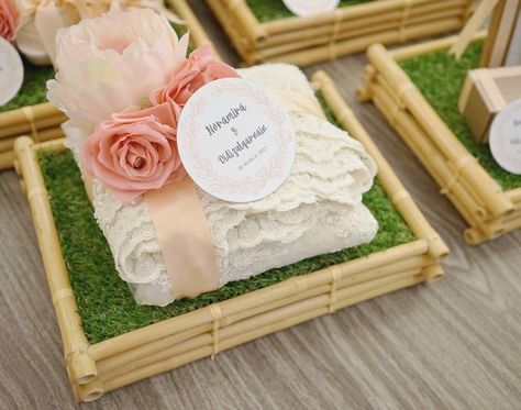 Hantaran Mukena, Seserahan Mukena, Wedding Hantaran, Hantaran Ideas, Kotak Hantaran, Gubahan Hantaran, Dulang Hantaran, Bridal Shower Decorations Rustic, Backyard Bridal Showers