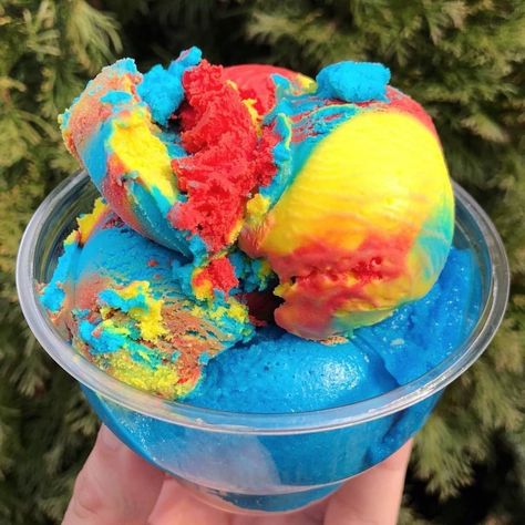 #DidYouKnow October 14 is #NationalDessertDay. Pool Party Treats, Superman Ice Cream, Blue Moon Ice Cream, Ice Cream Companies, Cherry Ice Cream, Lemon Ice Cream, Ice Cream Sprinkles, Colorful Ice Cream, Bakewell Tart