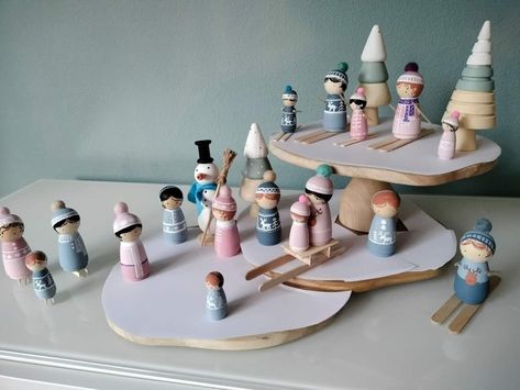 Fair Display, Craft Fair Displays, Peg People, Pin Doll, Doll Crafts, Peg Dolls, Clothes Pins, Craft Fairs, Painted Rocks