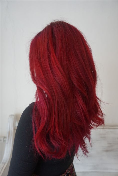 Bright Hair, Bright Red Hair Dye, Light Red Hair, Vibrant Red Hair, Red Hair Inspo, Dyed Red Hair, Bright Red Hair, Dark Red Hair, Long Red Hair