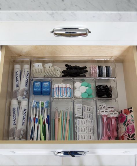 Bathroom Drawer Organization, Room Organization Bedroom, Bathroom Drawers, House Organisation, Restroom Decor, Future Apartment Decor, Bathroom Decor Apartment, Home Organisation, Apartment Decor Inspiration