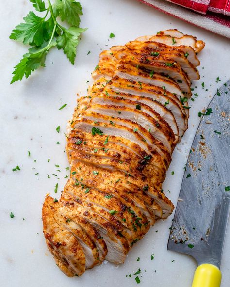 How to Make Perfect Juicy Baked Chicken Breasts Everytime! | Clean Food Crush Chicken Breast Recipes Oven, Juicy Chicken Breast Recipes, Juicy Chicken Breast, Baked Chicken Breasts, Juicy Baked Chicken, Oven Baked Chicken Breasts, Clean Eating Chicken, Salad Chicken, Chicken Breast Recipes Baked