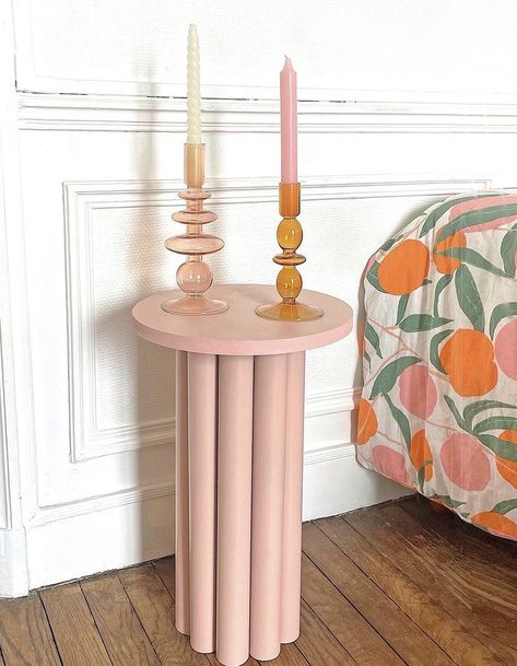 Funky Towel Rack, Maximalist Side Table, Fun Side Table, Diy Art Deco Furniture, Unique Furniture Diy, Funky Side Table, Diy Retro Decor, End Tables Diy, Dekor Diy