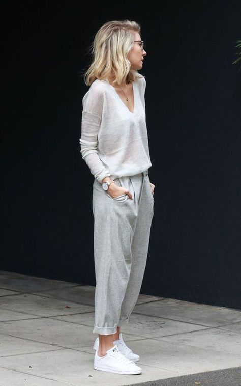 Mode Retro, Mode Casual, Fashion Blogger Style, Ținută Casual, Modieuze Outfits, Mode Inspo, Grey Pants, Mode Inspiration, Looks Style