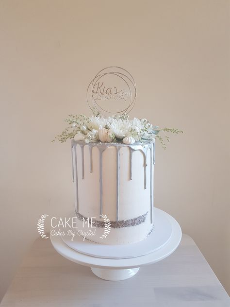 Silver Cakes Anniversary, Silver Wedding Anniversary Cake Ideas, Cake Design For 25th Anniversary, Silver Cake Ideas Birthdays, 25th Wedding Anniversary Cake Design, Silver Cake Ideas, Silver Drip Cake, 25th Anniversary Cake Ideas, White And Silver Cake