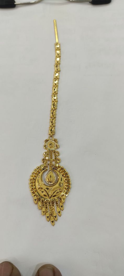 Weight 5gms Mang Tika Jewelry Gold, Mangtika Designs, Gold Mang Tika Design, Gold Mangtika, Marriage Planning, Tika Jewelry, Environment Quotes, Mang Tika, Bridal Foot Jewelry